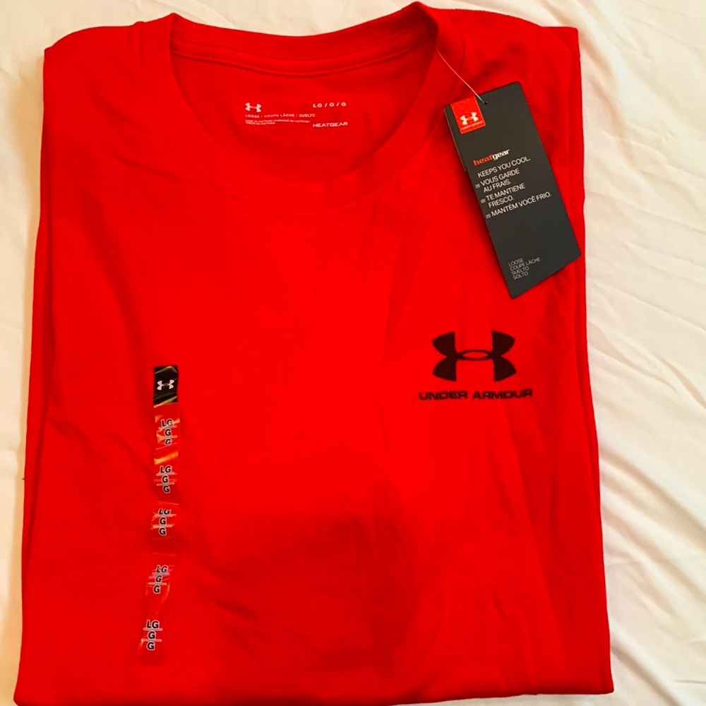 Mens short sleeve under armour t shirt. Size large. Brand new with tags. $12